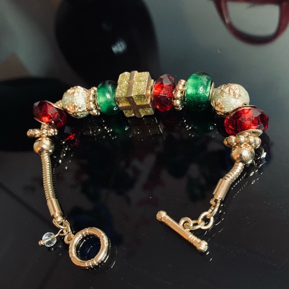 Golden charm bracelet❤️💚💛 - Picture 3 of 6